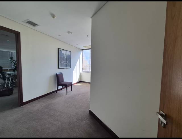 988M² OFFICE TO LET IN SANDTON CENTRAL